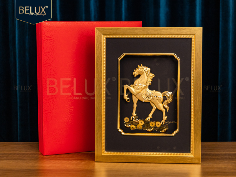 Tranh quà tặng mã đáo thành công dát vàng 24k 33x26cm